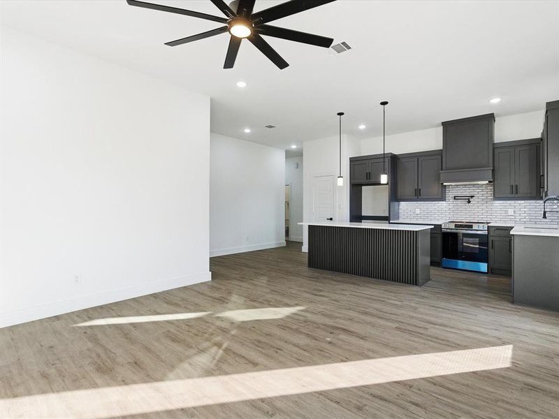 Spacious, unfurnished interior of a new home in , West Tawakoni (Image 18).