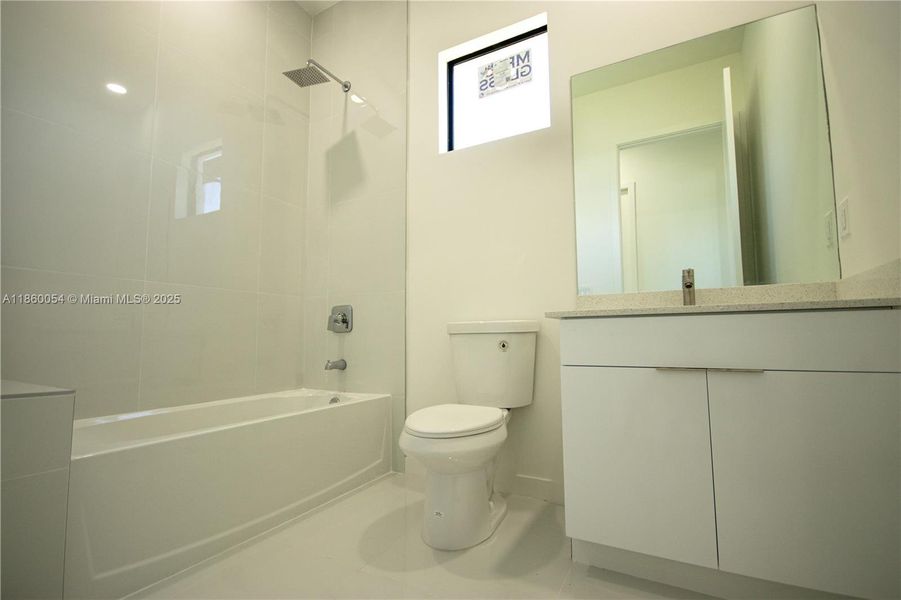 Furnished interior view inside a new home in , Lehigh Acres (Image 7).