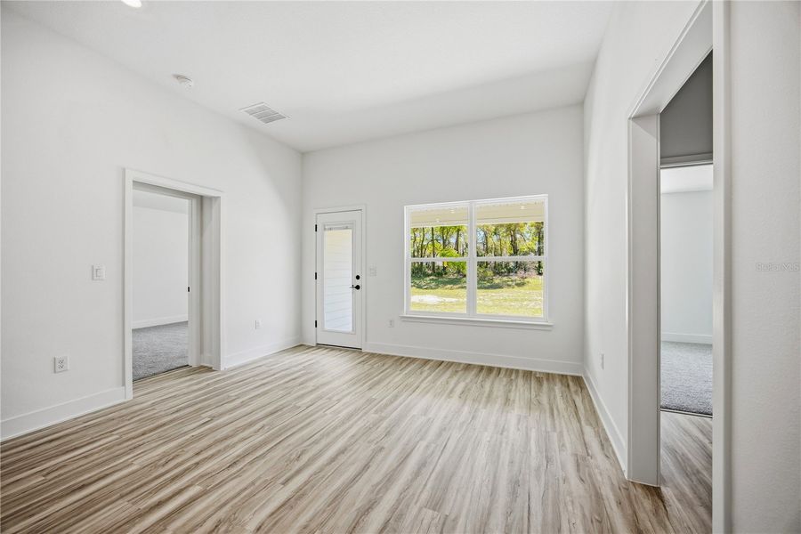 Spacious, unfurnished interior of a new home in Kirkland Farms, Alachua (Image 23).