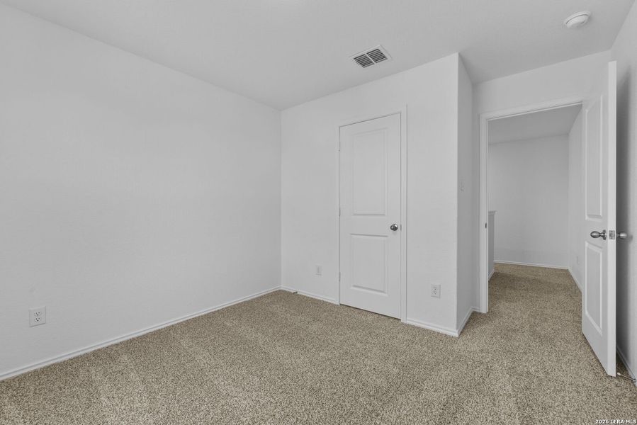 Spacious, unfurnished interior of a new home in Avenida, Converse (Image 16).