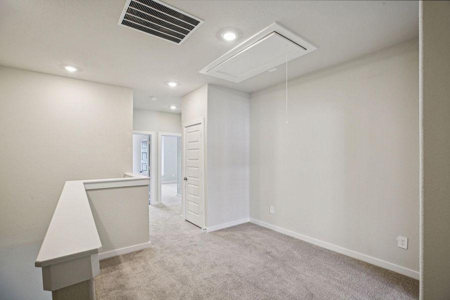 Spacious, unfurnished interior of a new home in Kemah Crossing - City Series, Kemah (Image 19). Spacious, unfurnished interior of a new home in Kemah Crossing - City Series, Kemah (Image 19).