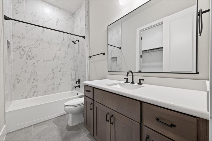 Furnished interior view inside a new home in , Missouri City (Image 46).