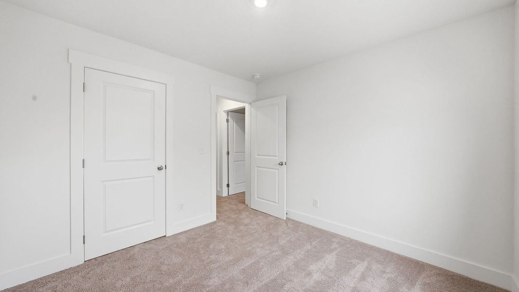 Spacious, unfurnished interior of a new home in Fieldcrest Acres Townhomes, Blountville (Image 20).