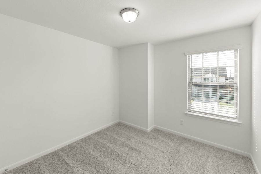 Spacious, unfurnished interior of a new home in Town Park, Princeton (Image 16).
