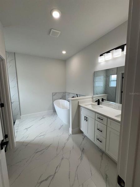 Furnished interior view inside a new home in , Ocala (Image 6).