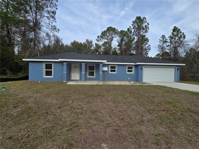 Exterior details and patio area of a home in , Ocklawaha (Image 26).