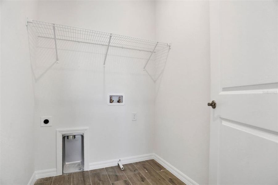 Spacious, unfurnished interior of a new home in Turnleaf, Punta Gorda (Image 23). Spacious, unfurnished interior of a new home in Turnleaf, Punta Gorda (Image 23).