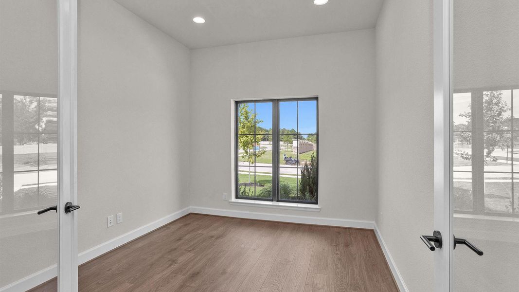 Spacious, unfurnished interior of a new home in Briarley, Montgomery (Image 16).