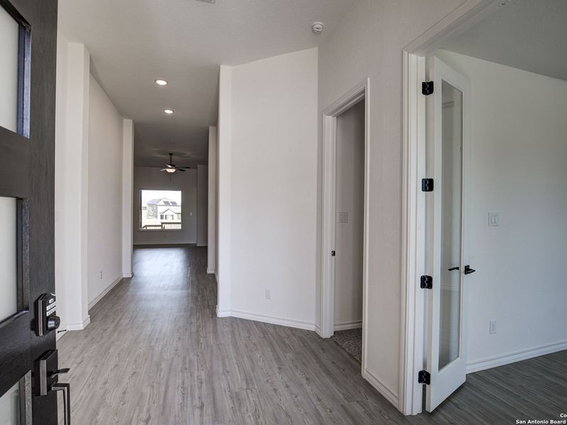 Spacious, unfurnished interior of a new home in The Reserve at Potranco Oaks, Castroville (Image 20).