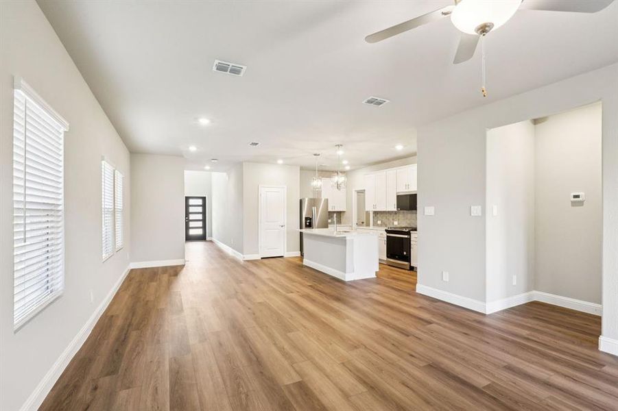 Spacious, unfurnished interior of a new home in Simpson Crossing - Spring Series, McKinney (Image 16). Spacious, unfurnished interior of a new home in Simpson Crossing - Spring Series, McKinney (Image 16).