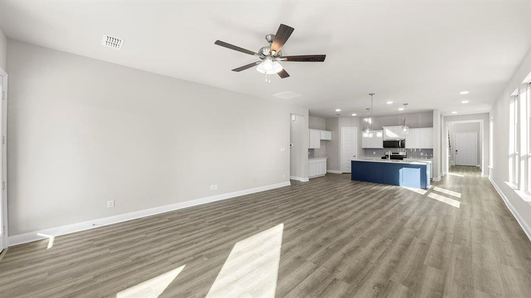 10. 469 Silent Pond - Family (2) 10. 469 Silent Pond - Family (2)