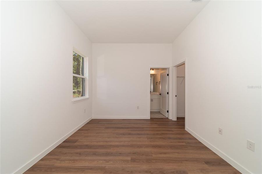 Spacious, unfurnished interior of a new home in , Citrus Springs (Image 19).