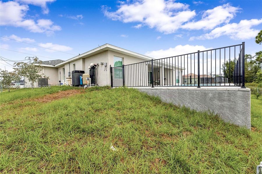 Exterior details and patio area of a home in , Cape Coral (Image 34).