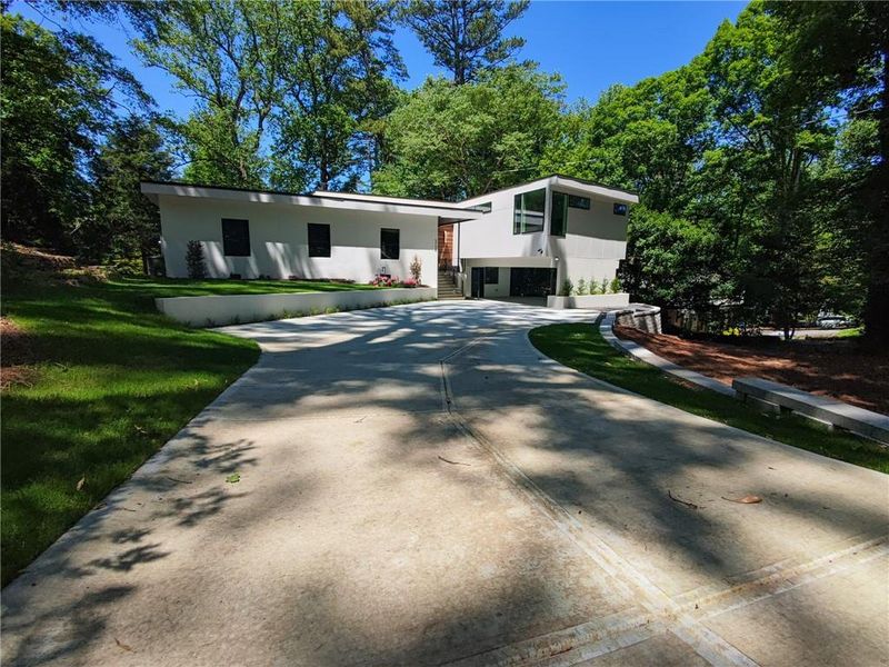 Image 52 of a home in .