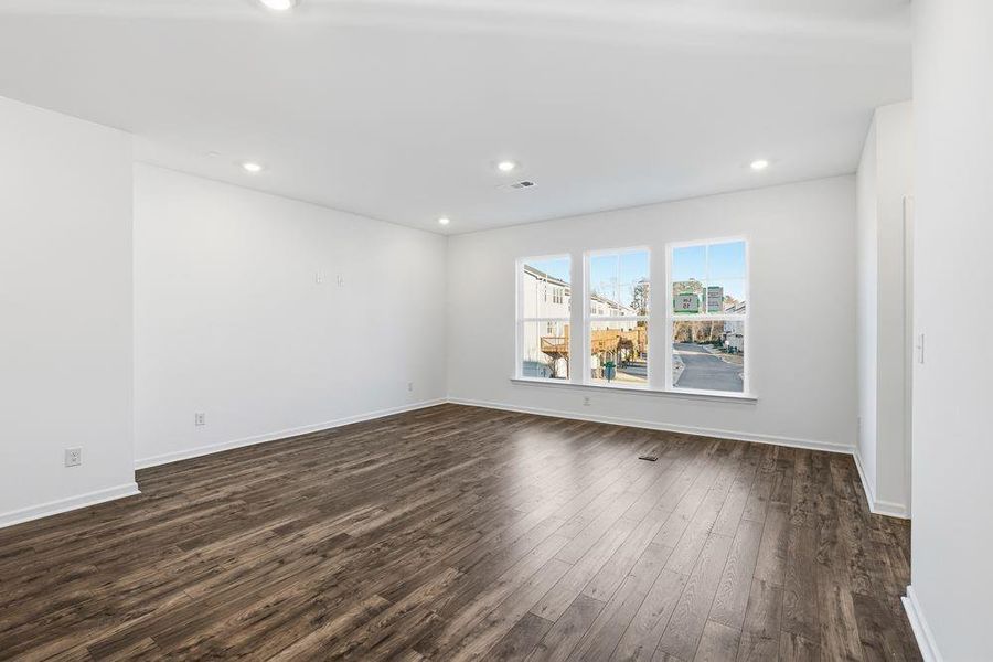 Spacious, unfurnished interior of a new home in Somerset at Veterans Memorial, Mableton (Image 27).