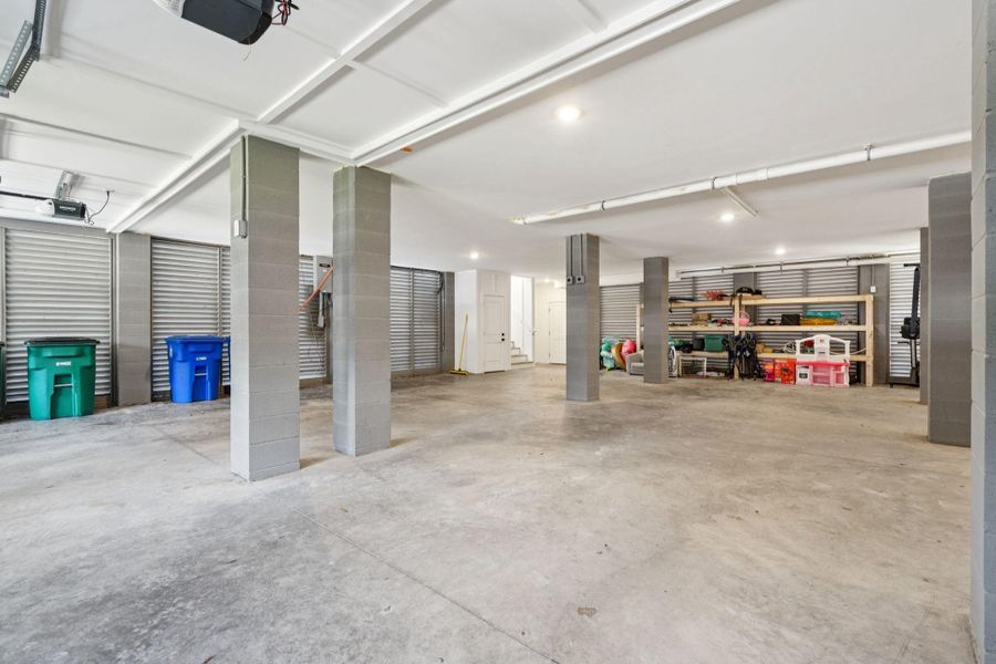 Spacious, unfurnished interior of a new home in , Isle Of Palms (Image 25).