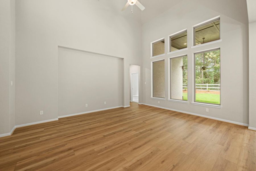 Spacious, unfurnished interior of a new home in Two Step Farm, Montgomery (Image 26).