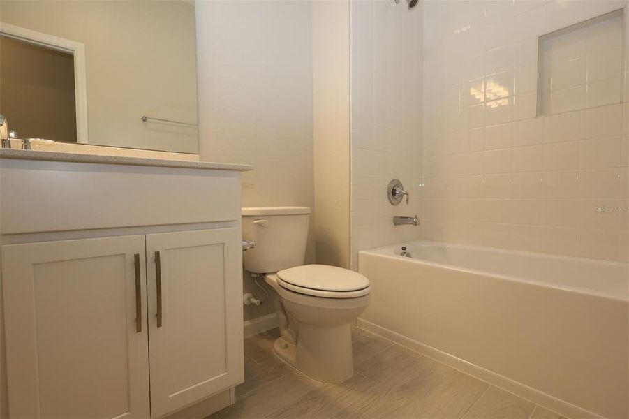 Furnished interior view inside a new home in Bay Lake Farms, St. Cloud (Image 9).