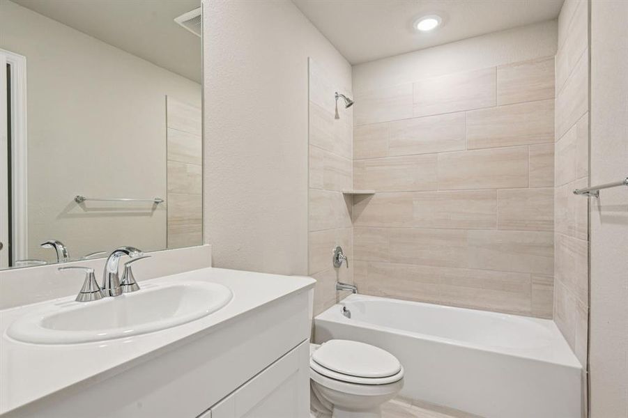 Furnished interior view inside a new home in Lakehaven - Signature Series, Farmersville (Image 5).