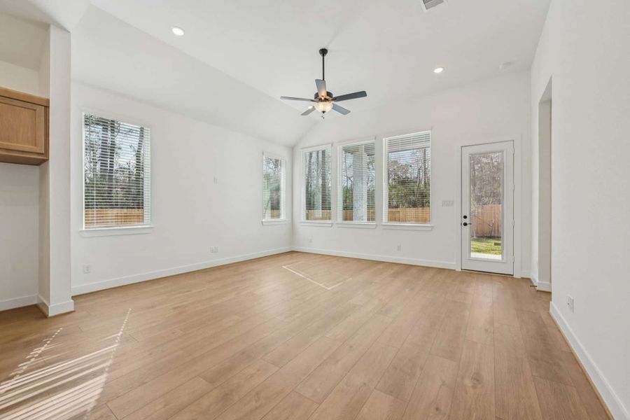 Spacious, unfurnished interior of a new home in The Woodlands Hills, Willis (Image 15).