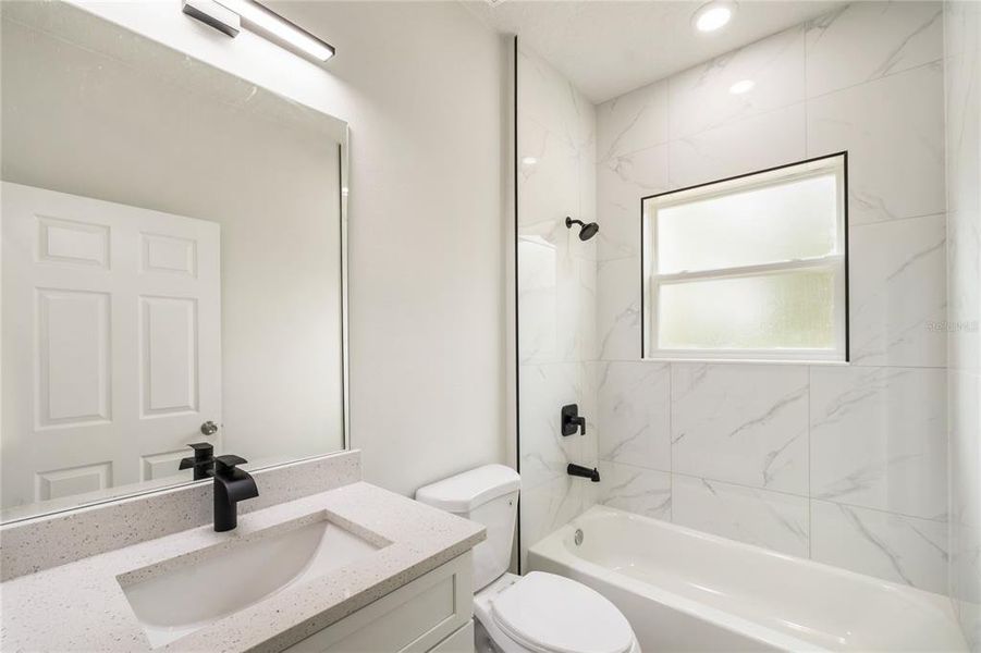 Spacious, unfurnished interior of a new home in , Citrus Springs (Image 14).