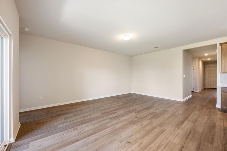 Representative images and renderings are for illustrative purposes. Actual structural options and design finishes of home may vary.