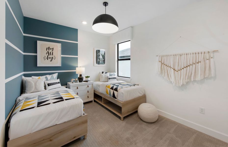 Additional bedroom option in lieu of golf cart storage