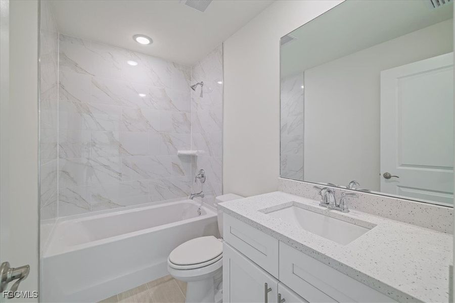 Furnished interior view inside a new home in Cape Coral, Cape Coral (Image 14).