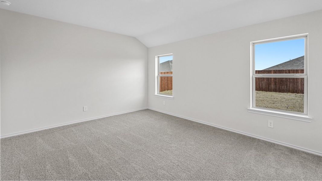 Spacious, unfurnished interior of a new home in Oak Valley Estates, Bullard (Image 26).