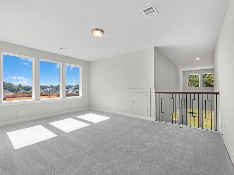 Spacious, unfurnished interior of a new home in Harvest Point at Clopton Farms, Montgomery (Image 11).