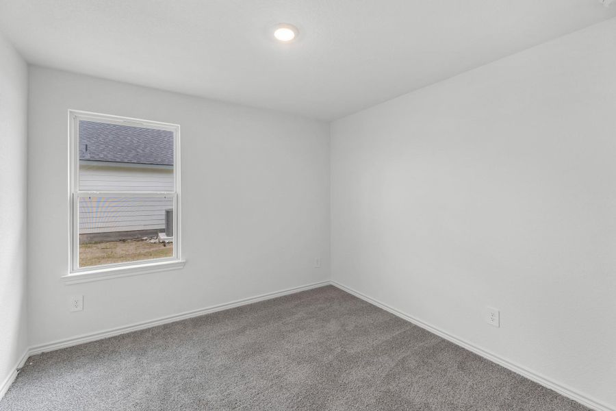 Spacious, unfurnished interior of a new home in Reserve at Mallard Lakes, Orange (Image 17).