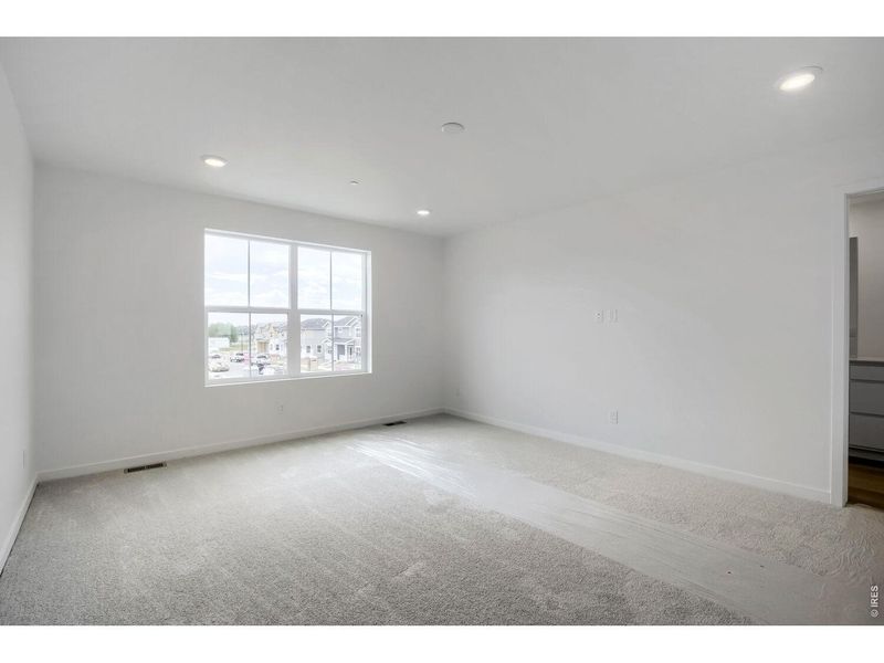 Spacious, unfurnished interior of a new home in Timber Lark, Fort Collins (Image 8).