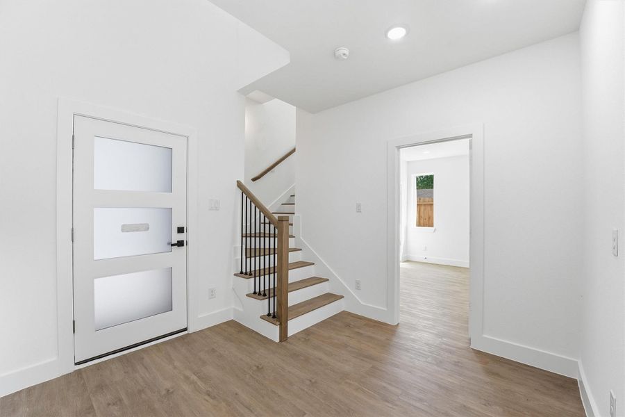 Spacious, unfurnished interior of a new home in , Houston (Image 10).