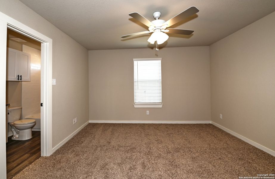 Spacious, unfurnished interior of a new home in , San Antonio (Image 14).