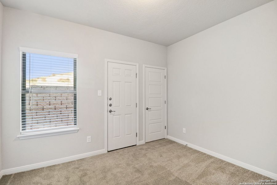 Spacious, unfurnished interior of a new home in Magnolia Village North, San Antonio (Image 33).