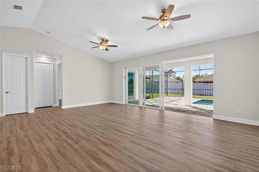 Spacious, unfurnished interior of a new home in Cape Coral, Cape Coral (Image 13).