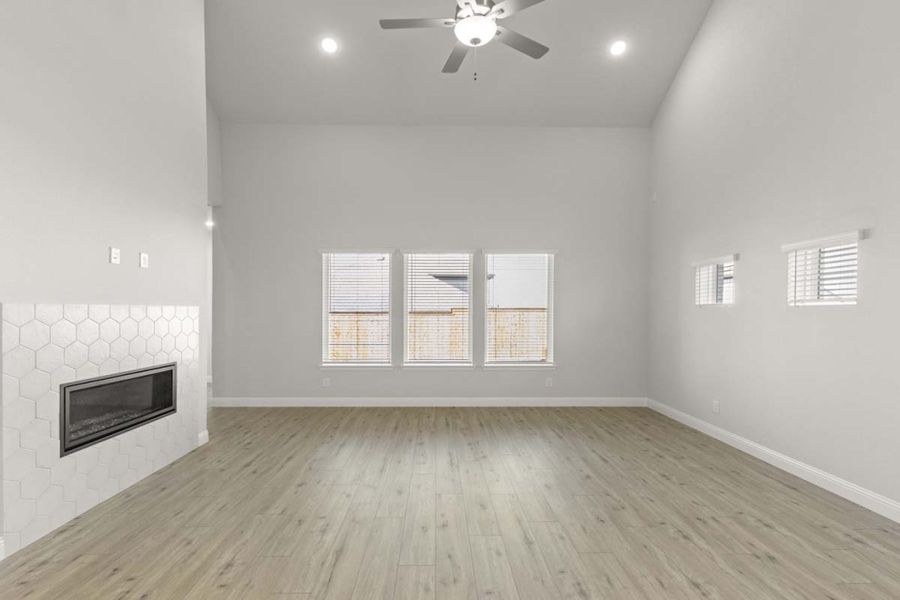 Spacious, unfurnished interior of a new home in Creekview Meadows, Pilot Point (Image 13).