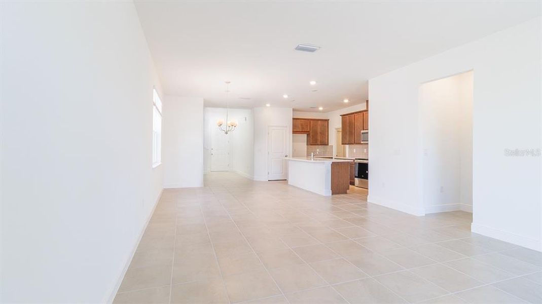 Spacious, unfurnished interior of a new home in , Minneola (Image 19).