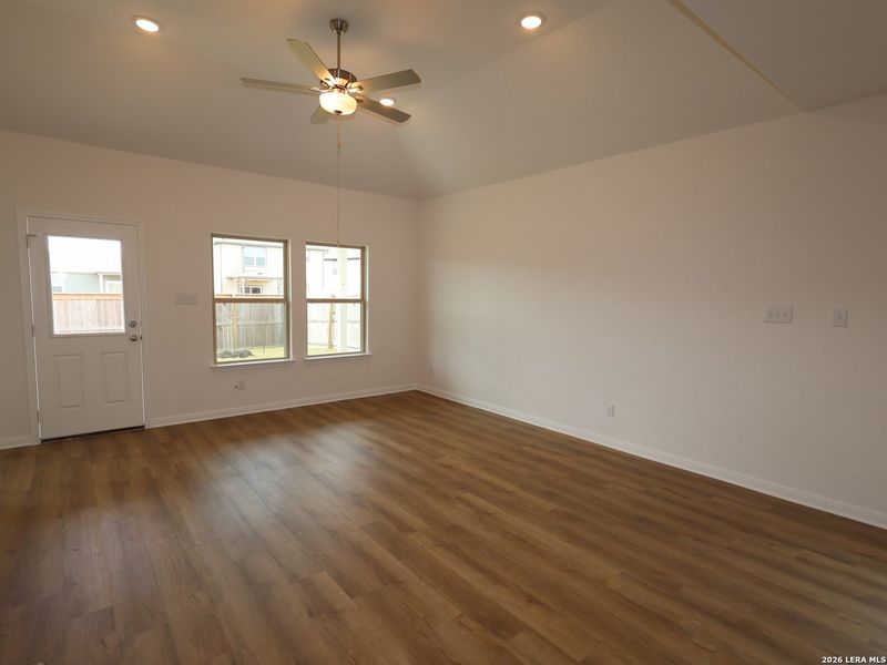 Spacious, unfurnished interior of a new home in Park Place, New Braunfels (Image 27). Spacious, unfurnished interior of a new home in Park Place, New Braunfels (Image 27).