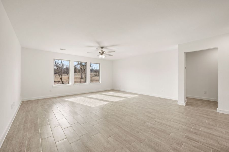 Spacious, unfurnished interior of a new home in Runaway Bay, Runaway Bay (Image 17).