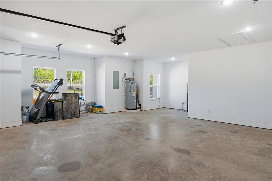 Spacious, unfurnished interior of a new home in , Emory (Image 23).