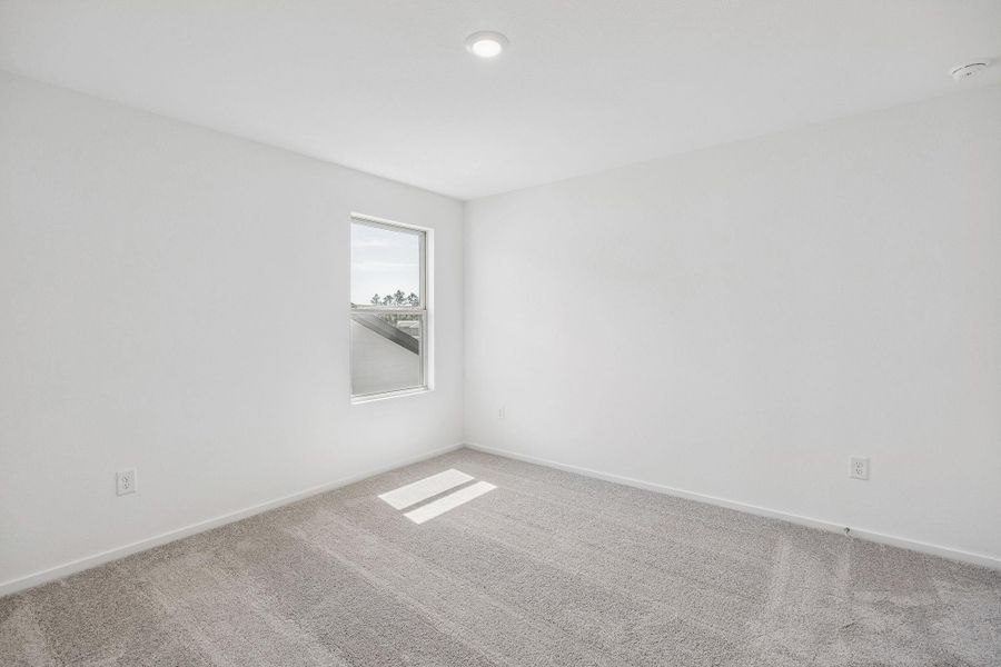 Spacious, unfurnished interior of a new home in Mavera, Conroe (Image 7).