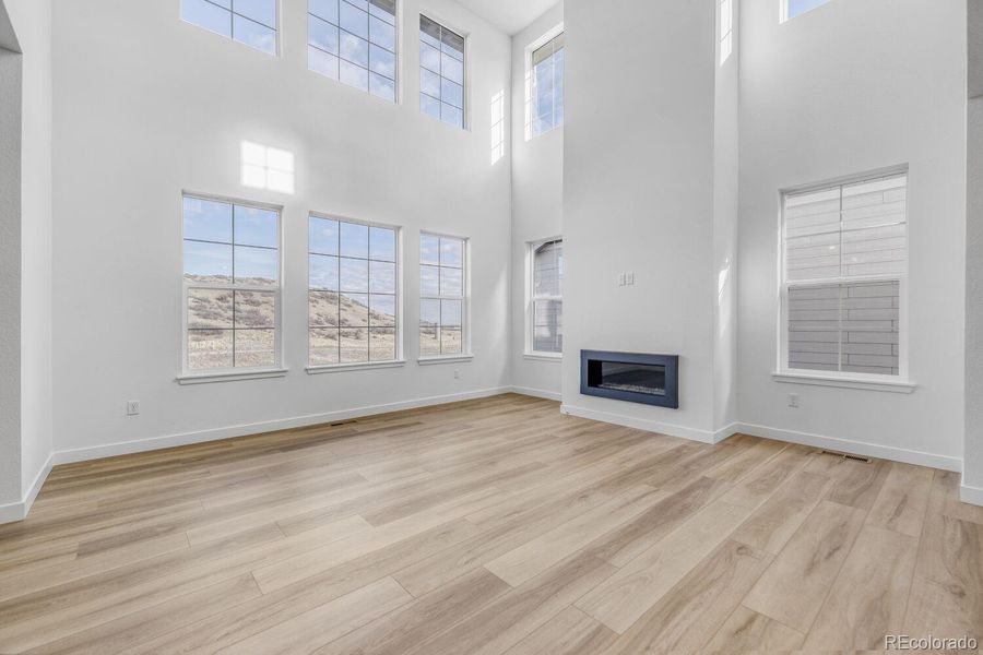 Spacious, unfurnished interior of a new home in Macanta: The Grand Collection, Castle Rock (Image 13).