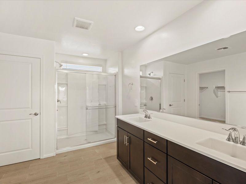 Furnished interior view inside a new home in Hanson Ridge, Vail (Image 6).