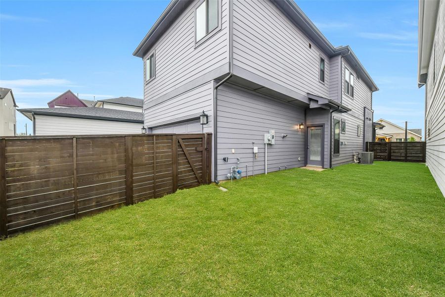 Exterior details and patio area of a home in , Richmond (Image 3).