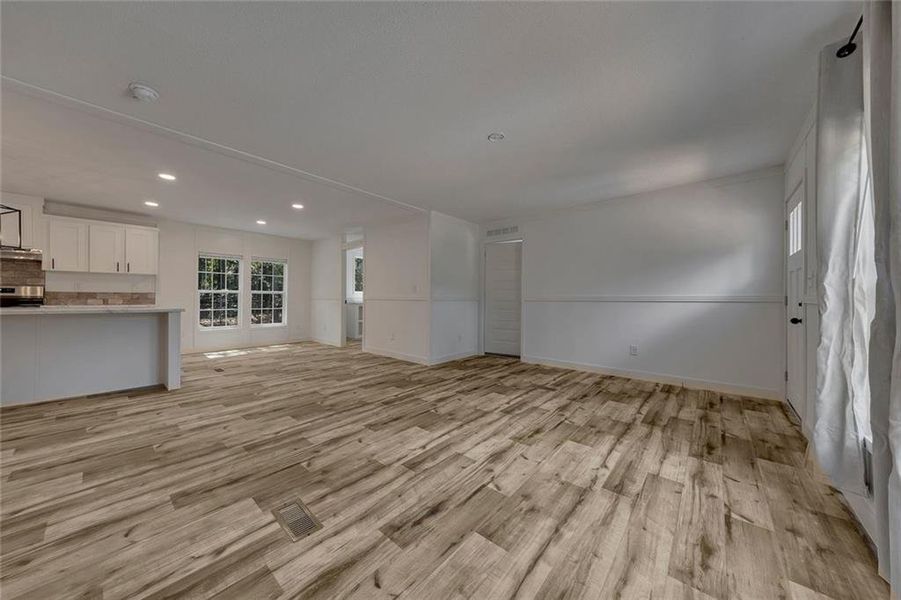 Spacious, unfurnished interior of a new home in , Maysville (Image 17).