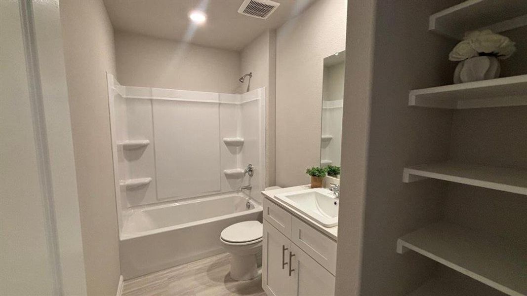 Furnished interior view inside a new home in Highlands at Chapel Creek, Fort Worth (Image 5). Furnished interior view inside a new home in Highlands at Chapel Creek, Fort Worth (Image 5).