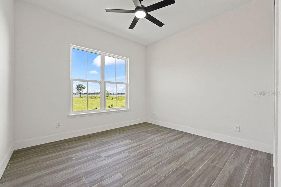 Spacious, unfurnished interior of a new home in , Lake Alfred (Image 34).