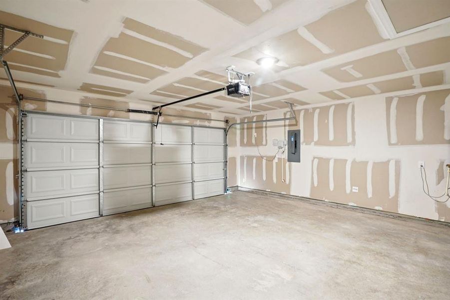 Photo is not of the actual home, but is an inspirational photo of builder’s model home and may depict options, furnishings, and/or decorator features that are not included. Photo is not of the actual home, but is an inspirational photo of builder’s model home and may depict options, furnishings, and/or decorator features that are not included.