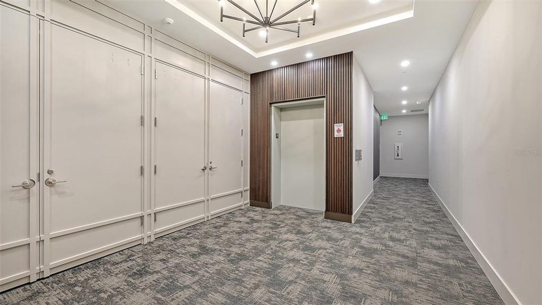 Spacious, unfurnished interior of a new home in , Sarasota (Image 20).